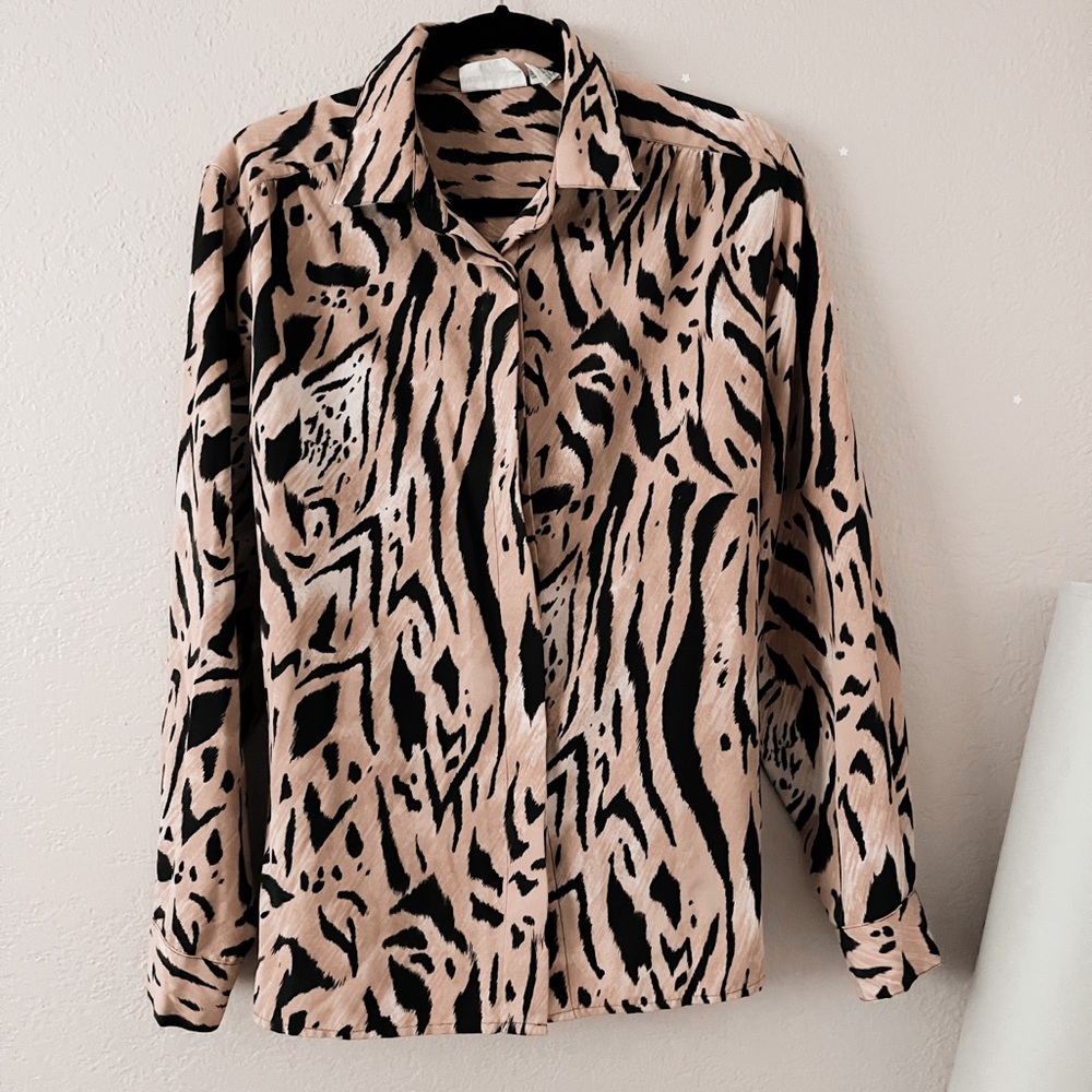 Vintage Alfred Dunner Button Down Shirt Women size M/L Animal Collar Long Top - Picture 11 of 16